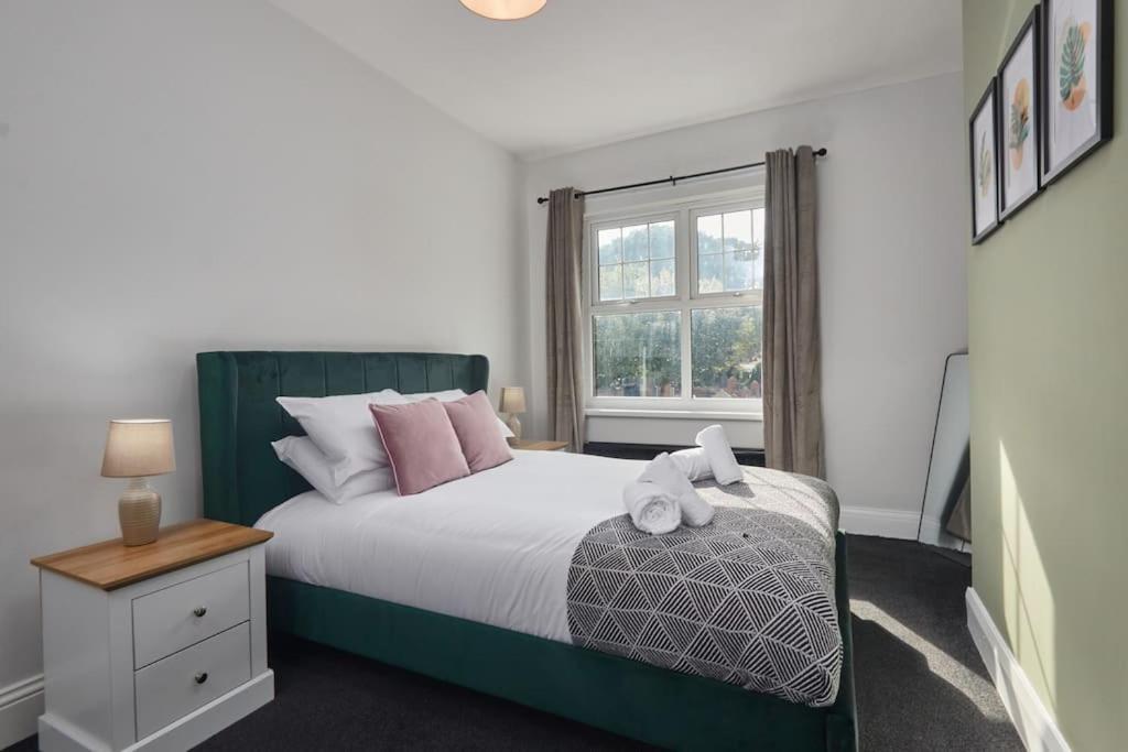 Cosy 3-Bedroom House In Seaham - Street Parking エクステリア 写真