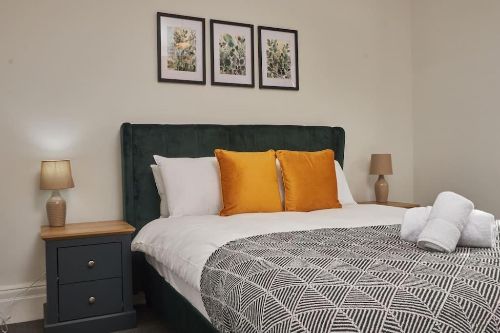 Cosy 3-Bedroom House In Seaham - Street Parking エクステリア 写真